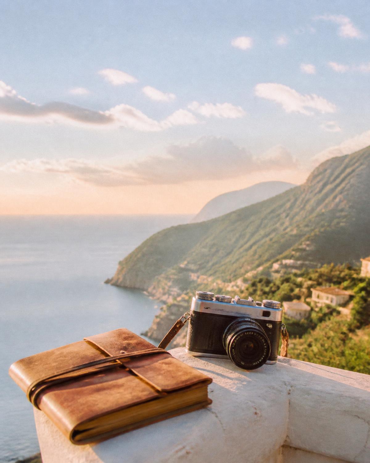 Wanderlark Travel Blog website preview